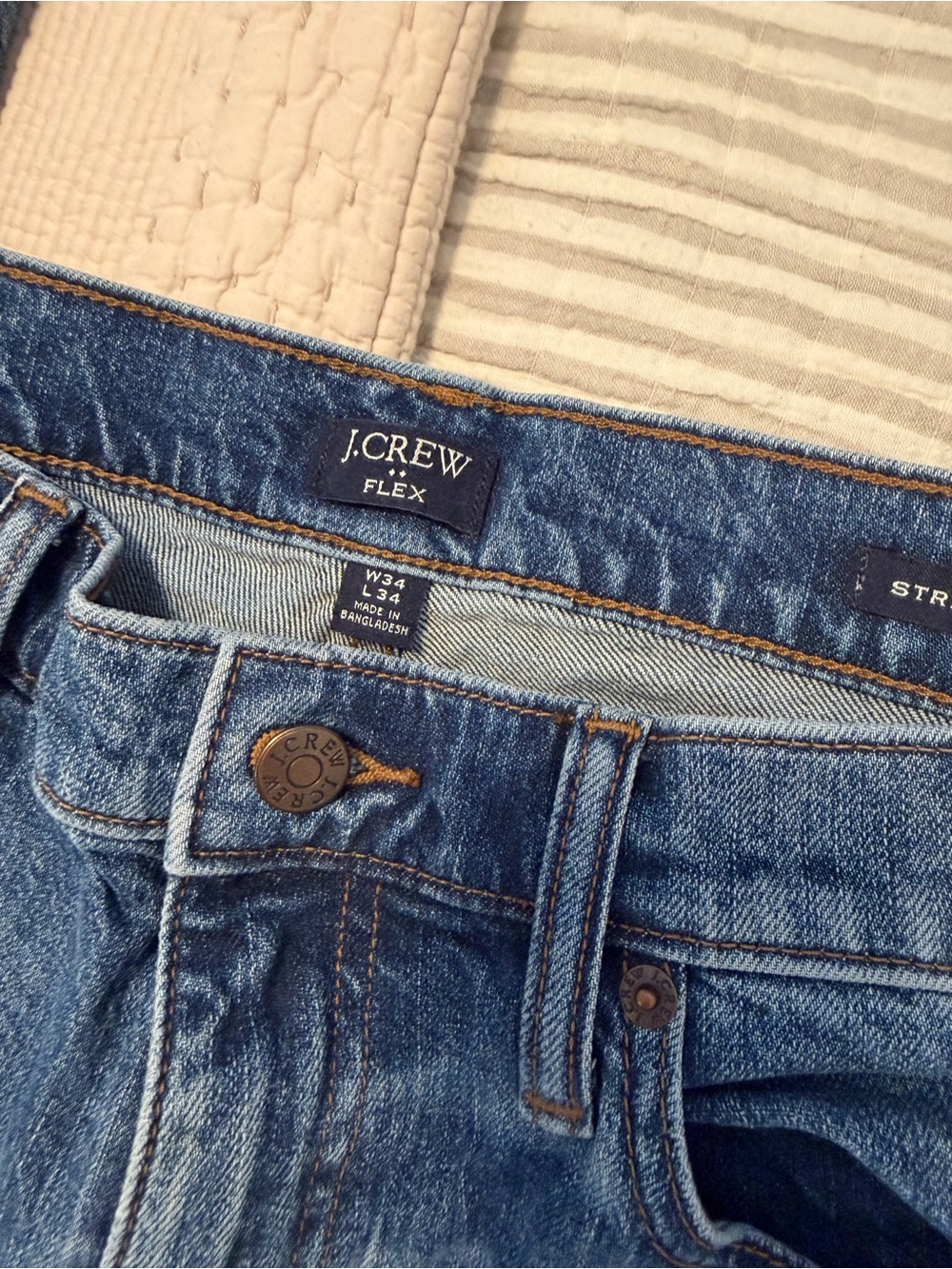 J. Crew Men's Flex Straight Leg Jeans 34x34 - Picture 2 of 4